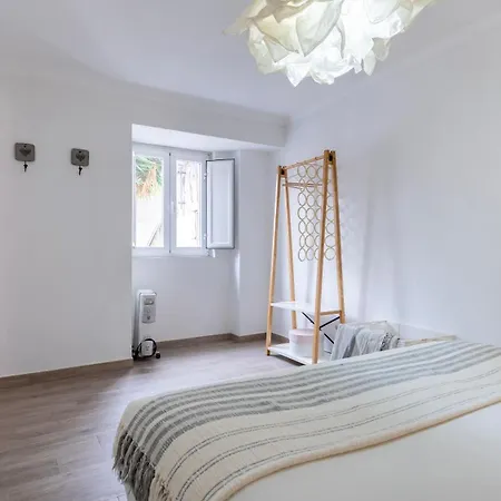 Apartment Cozy Retreat With Patio Near Sintra By Lovelystay *