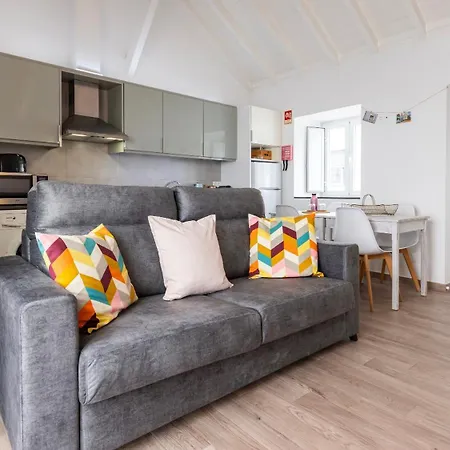 Cozy Retreat With Patio Near Sintra By Lovelystay Apartment Colares