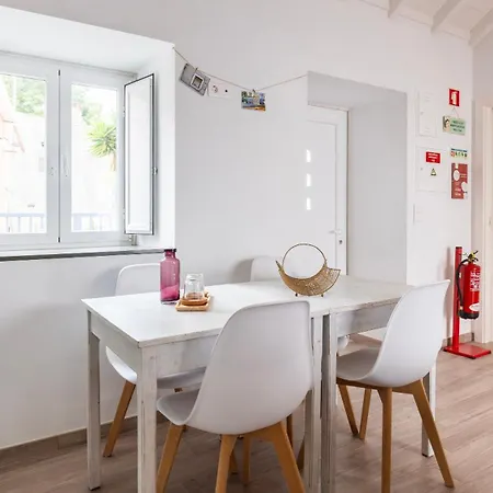 Cozy Retreat With Patio Near Sintra By Lovelystay Apartment *
