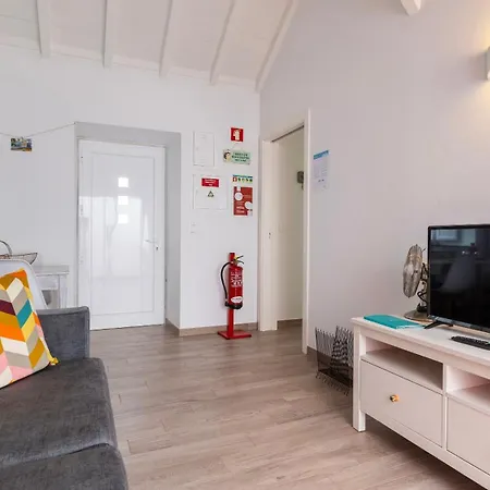 Cozy Retreat With Patio Near Sintra By Lovelystay Apartment *