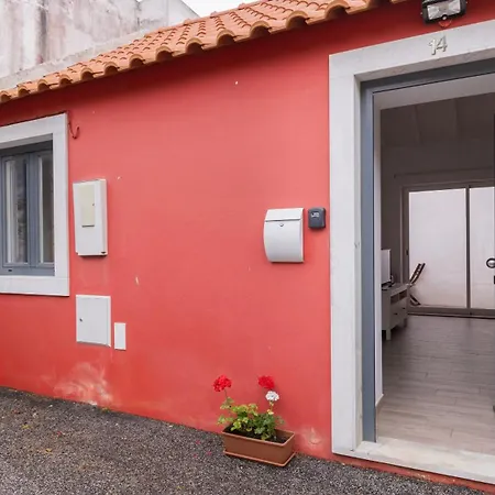 Cozy Retreat With Patio Near Sintra By Lovelystay