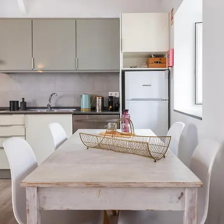 Cozy Retreat With Patio Near Sintra By Lovelystay Apartment *